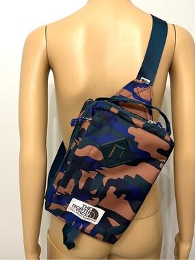 The North Face Camo Berkeley Sling Bag - Camouflage Yosemite Bay Dome - 11x7x2.5